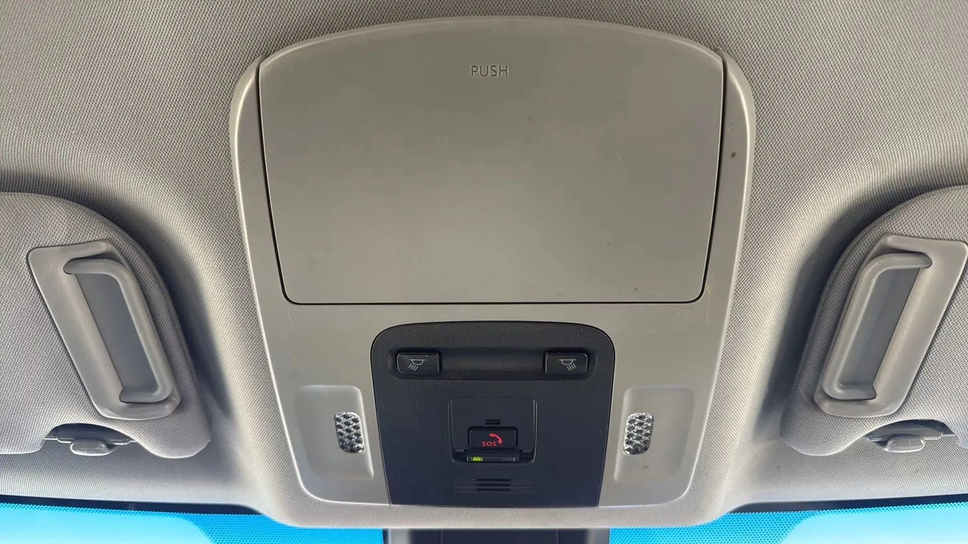 Used 2020 Toyota Camry LE FWD image 21
