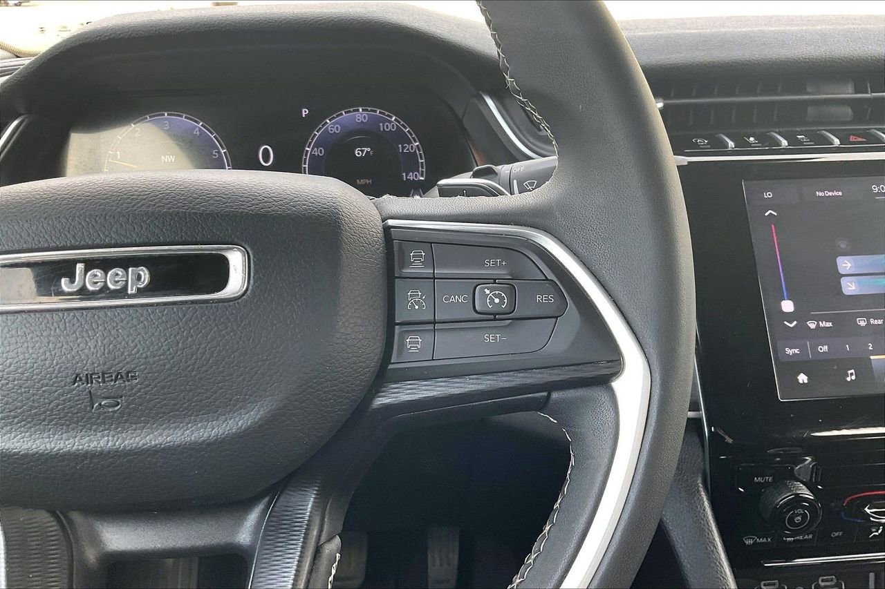 Certified 2023 Jeep Grand Cherokee Laredo X image 31