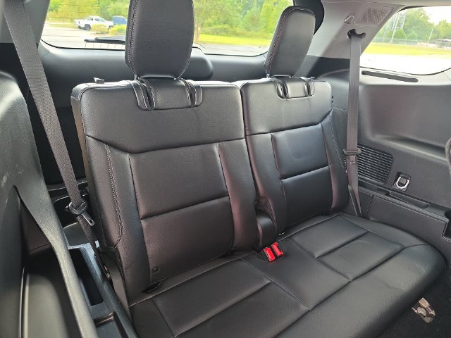 Used 2023 Ford Explorer Limited w/ Equipment Group 301A RWD image 13