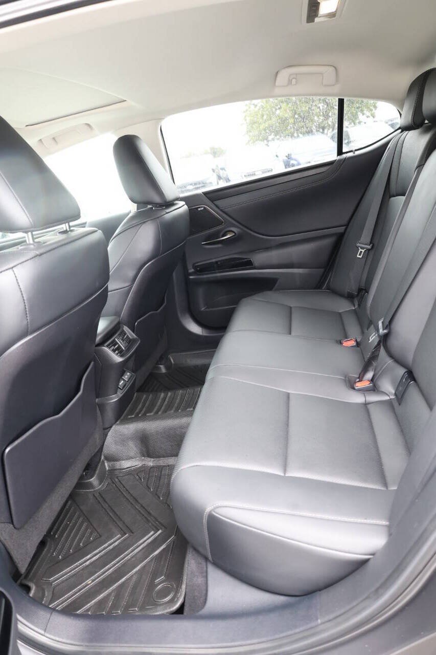 Used 2023 Lexus ES 250 w/ Premium Package AWD/4WD image 17
