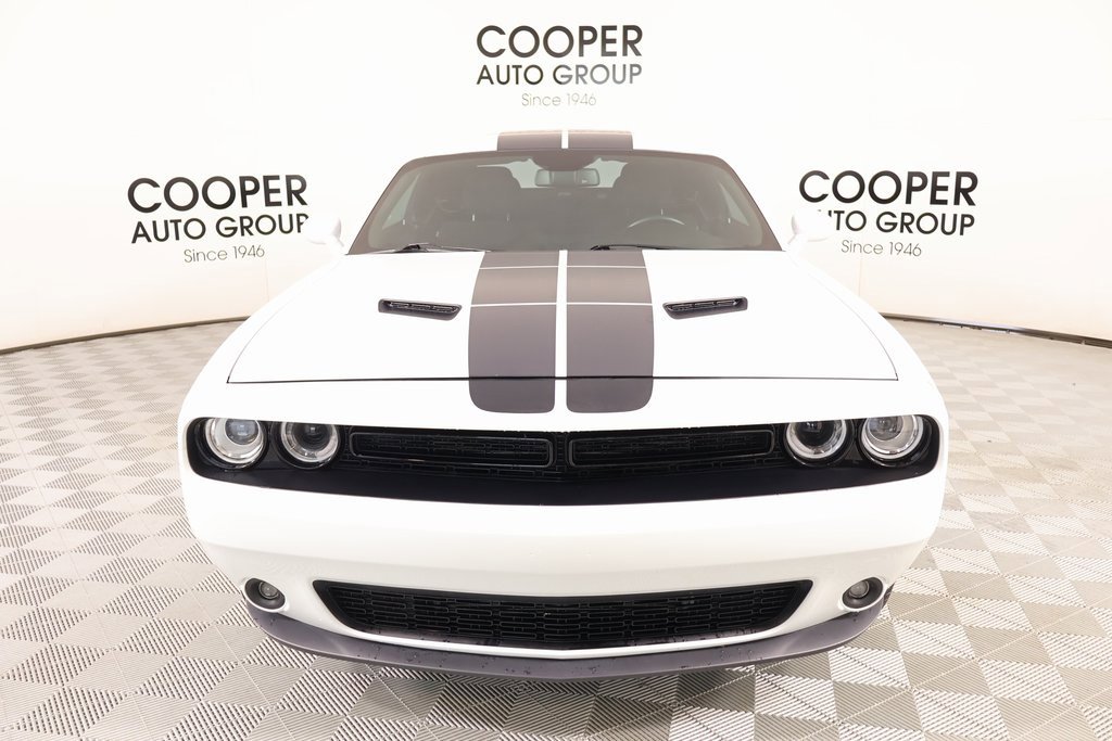 Used 2023 Dodge Challenger SXT w/ Blacktop Package image 9