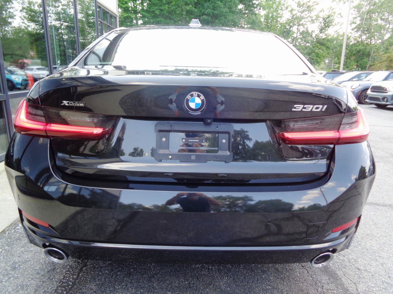 Used 2023 BMW 330i xDrive Sedan w/ Premium Package AWD/4WD image 6