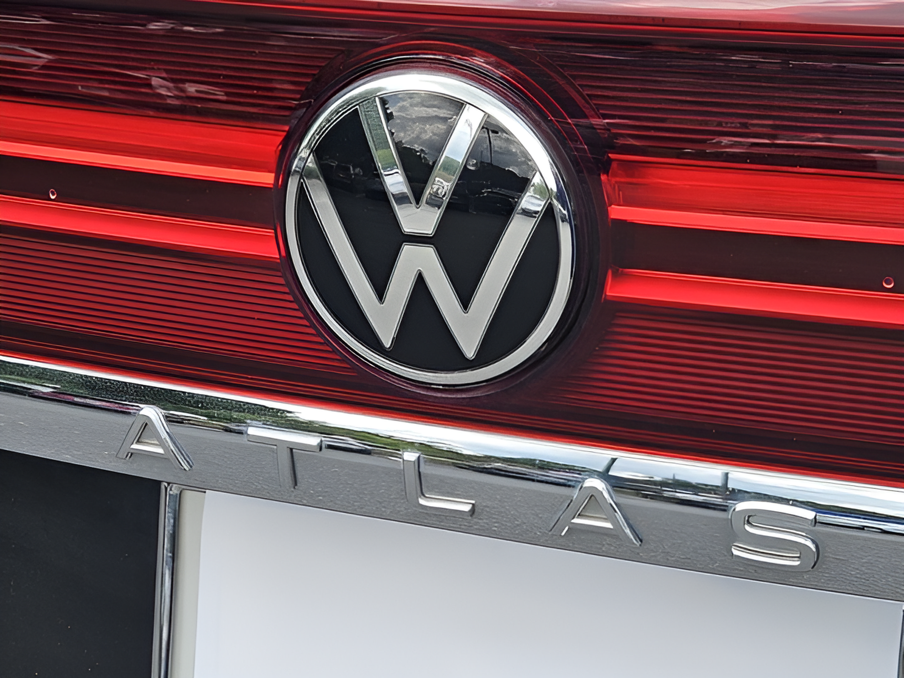 Used 2024 Volkswagen Atlas Cross Sport SE w/ Panoramic Sunroof Package FWD image 28