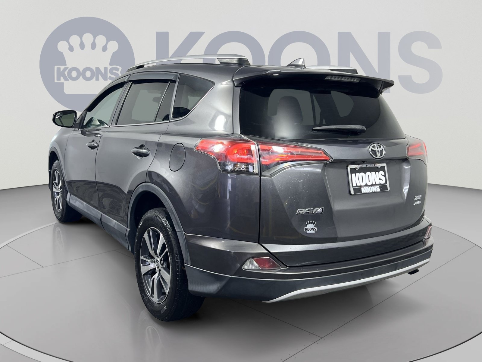 Used 2016 Toyota RAV4 XLE AWD/4WD image 4