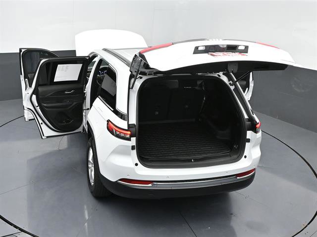 Used 2025 Jeep Grand Cherokee Laredo X image 53