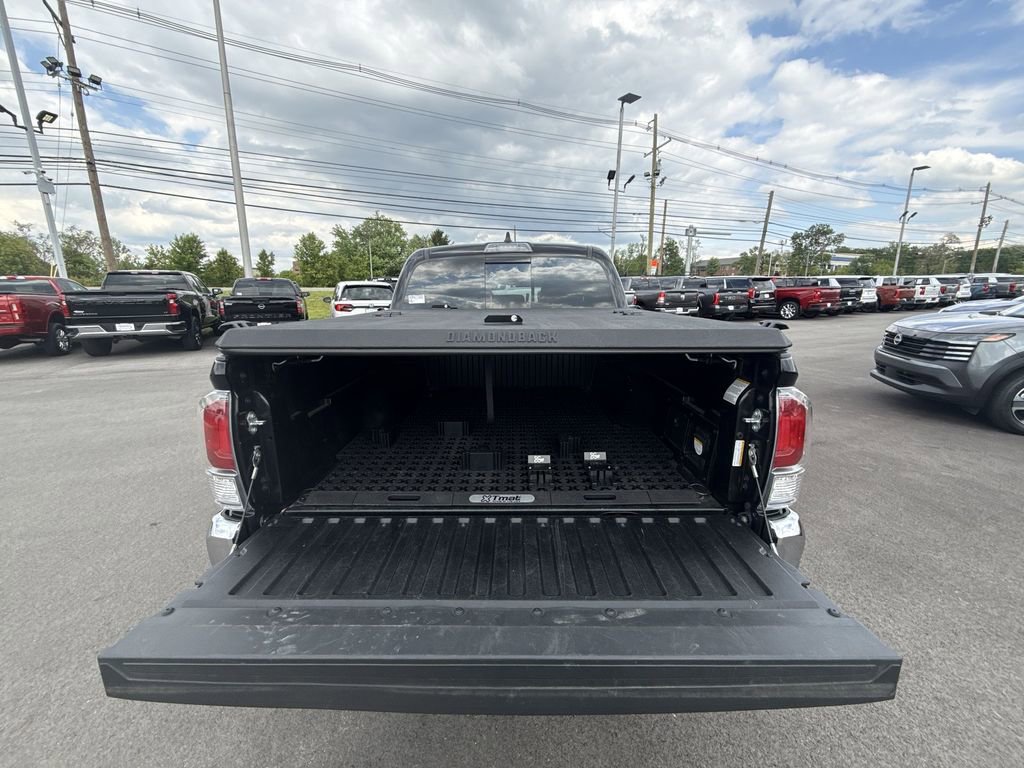 Used 2022 Toyota Tacoma TRD Off-Road AWD/4WD image 22