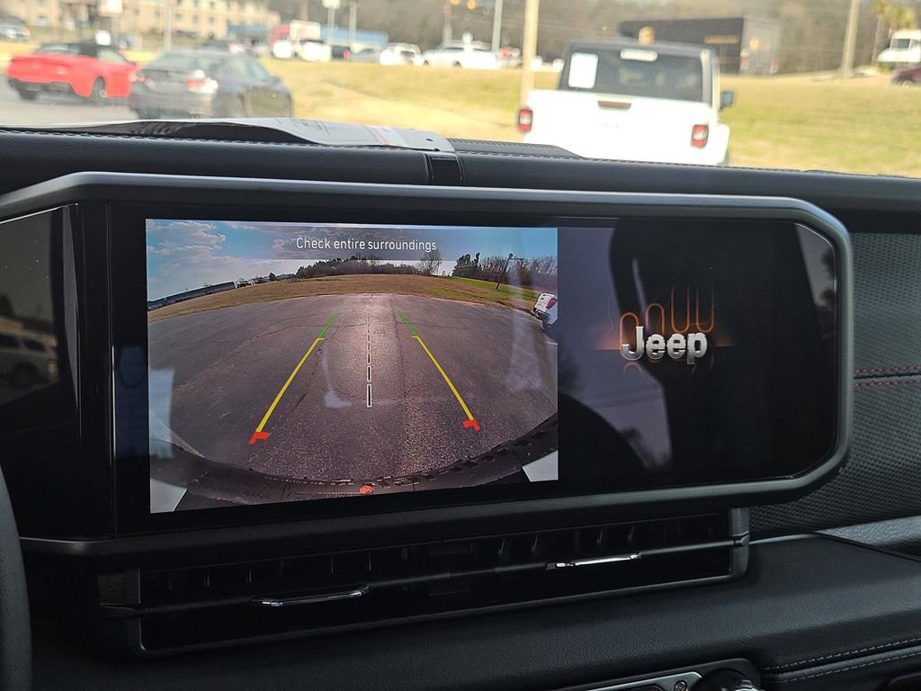 Used 2025 Jeep Wrangler Unlimited Rubicon image 18