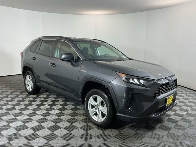 Used 2021 Toyota RAV4 LE image 3