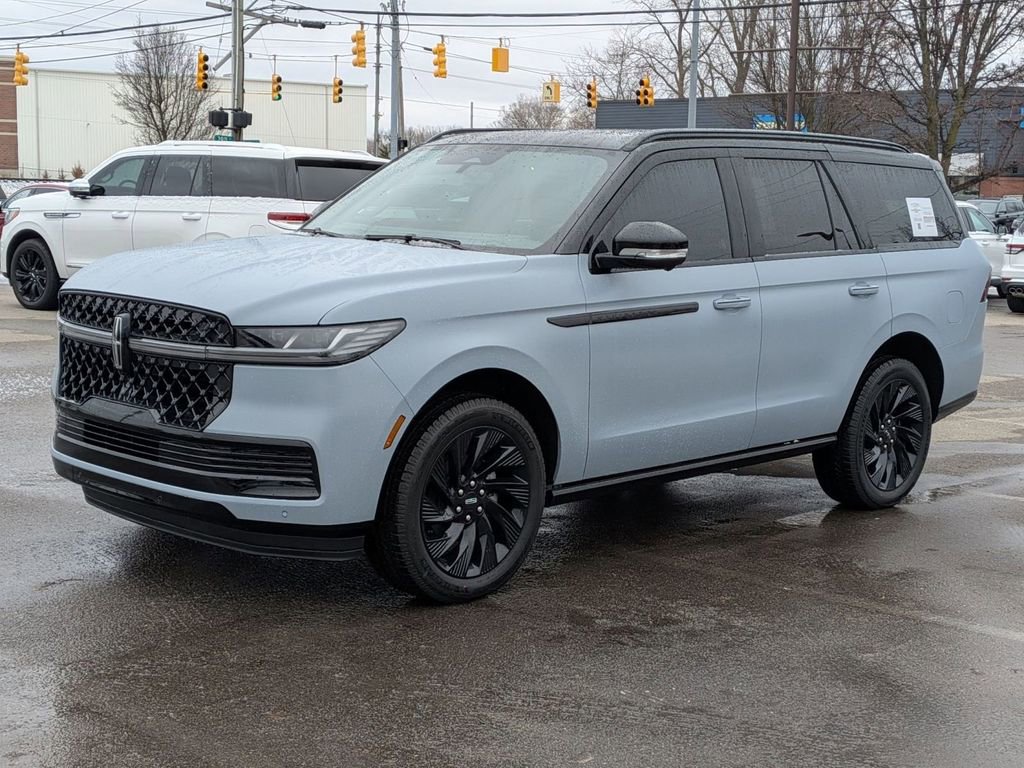New 2025 Lincoln Navigator Reserve w/ Jet Appearance Package