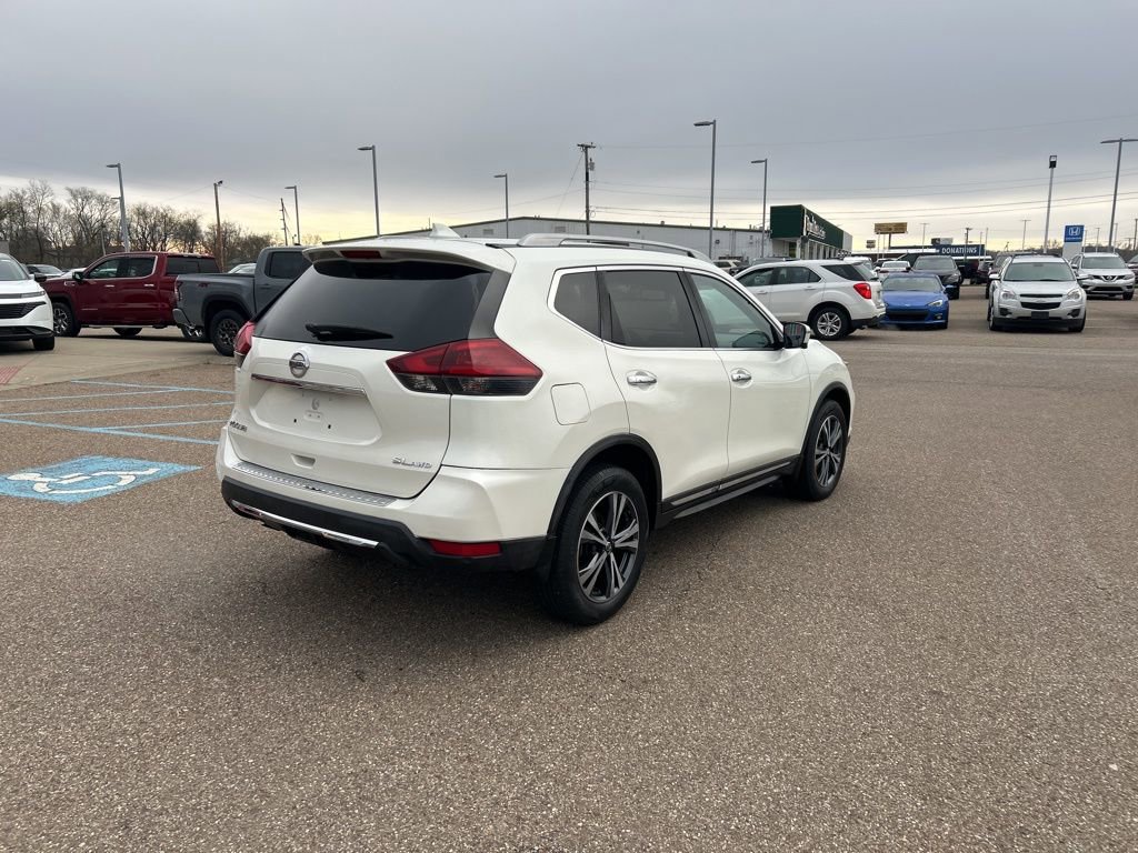 Used 2018 Nissan Rogue SL w/ Premium Package image 6