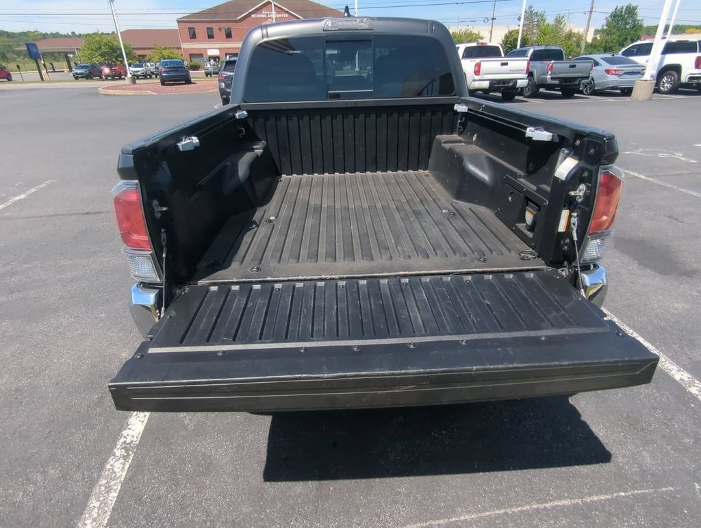 Used 2020 Toyota Tacoma TRD Off-Road AWD/4WD image 24
