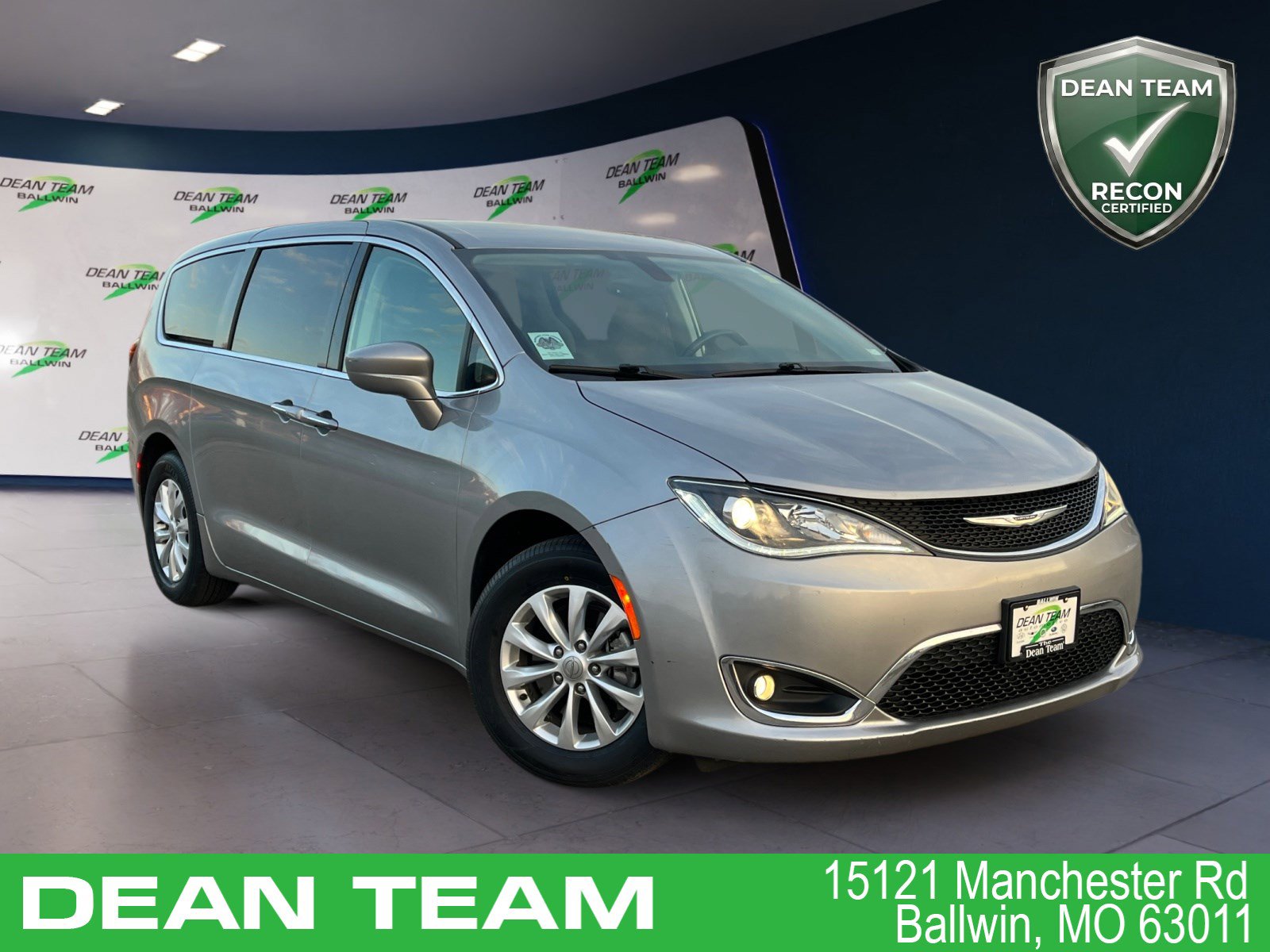 Used 2019 Chrysler Pacifica Touring Plus w/ Cold Weather Group image 1