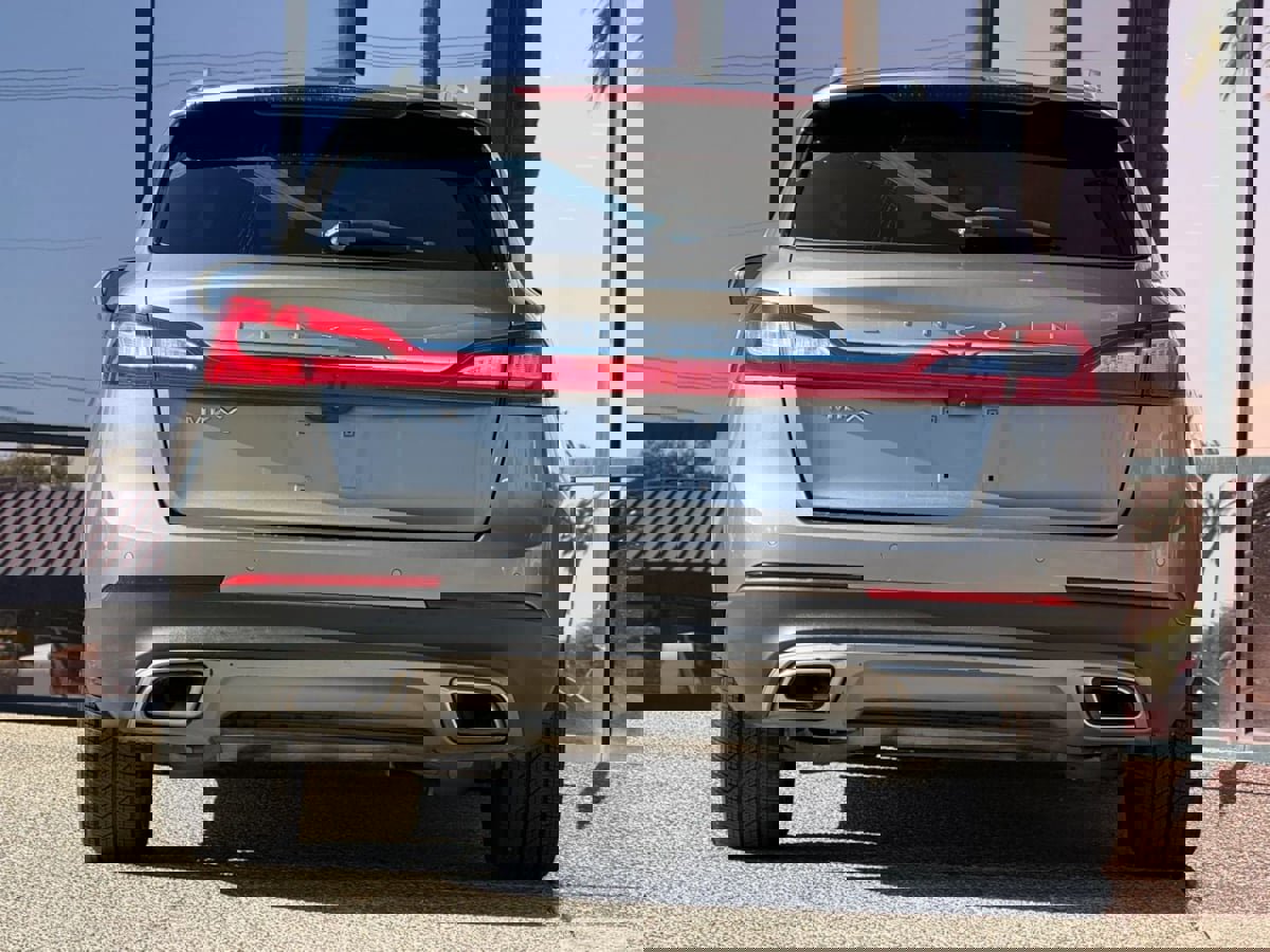 Used 2016 Lincoln MKX Select w/ Select Plus Package FWD image 9