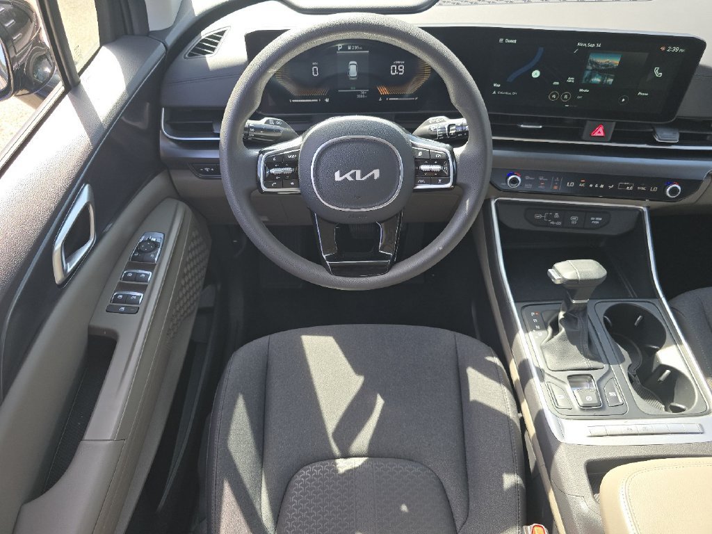 Used 2026 Kia Carnival LX FWD image 21