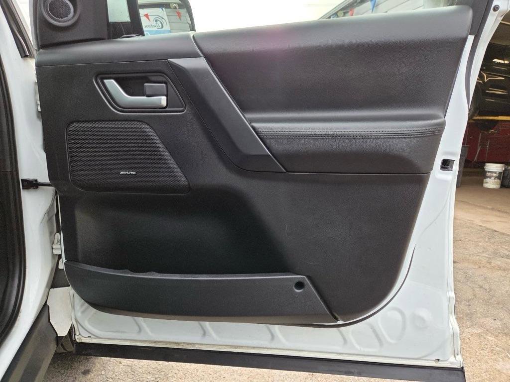 Used 2011 Land Rover LR2 HSE AWD/4WD image 24