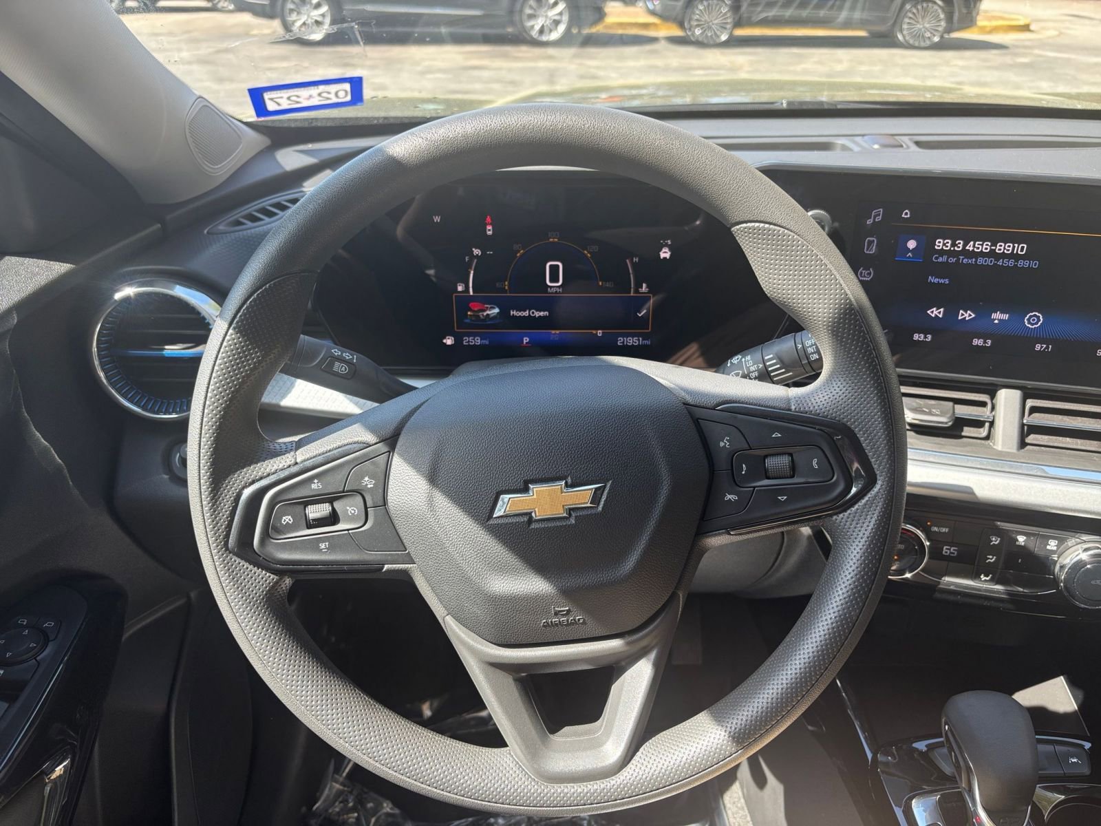 Used 2025 Chevrolet Trax LT image 35
