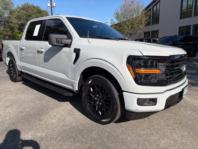 Used 2024 Ford F150 XLT w/ XLT Black Appearance Package RWD image 7