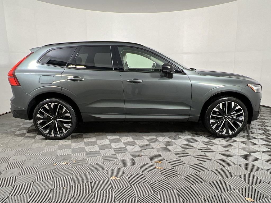 New 2026 Volvo XC60 B5 Ultra w/ Protection Package Premier image 9