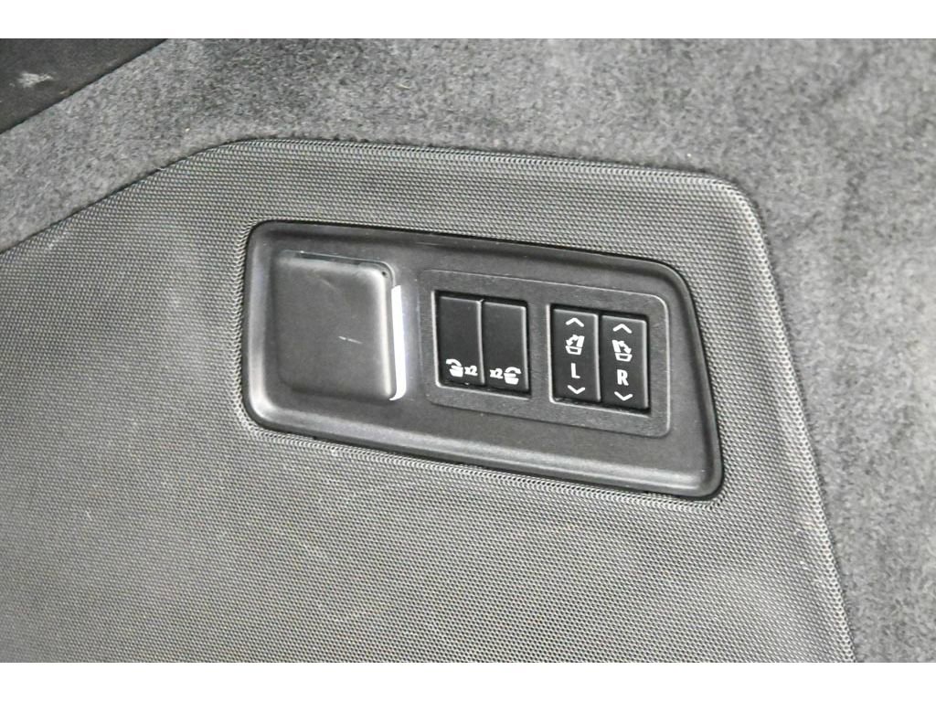 Used 2022 Cadillac Escalade Sport Platinum w/ Heavy-Duty Trailer Package image 65