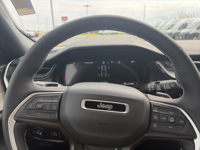 New 2026 Jeep Grand Cherokee Altitude AWD/4WD image 13