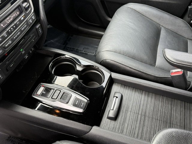 Used 2016 Honda Pilot Touring image 17