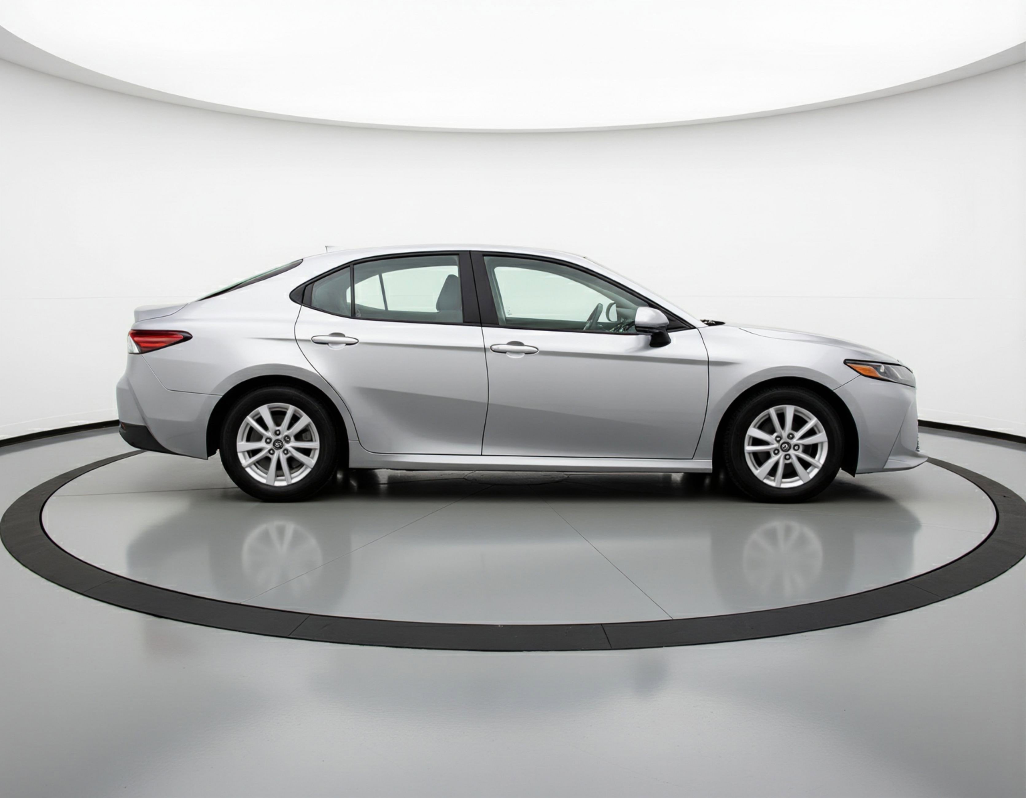 Used 2025 Toyota Camry LE FWD image 11