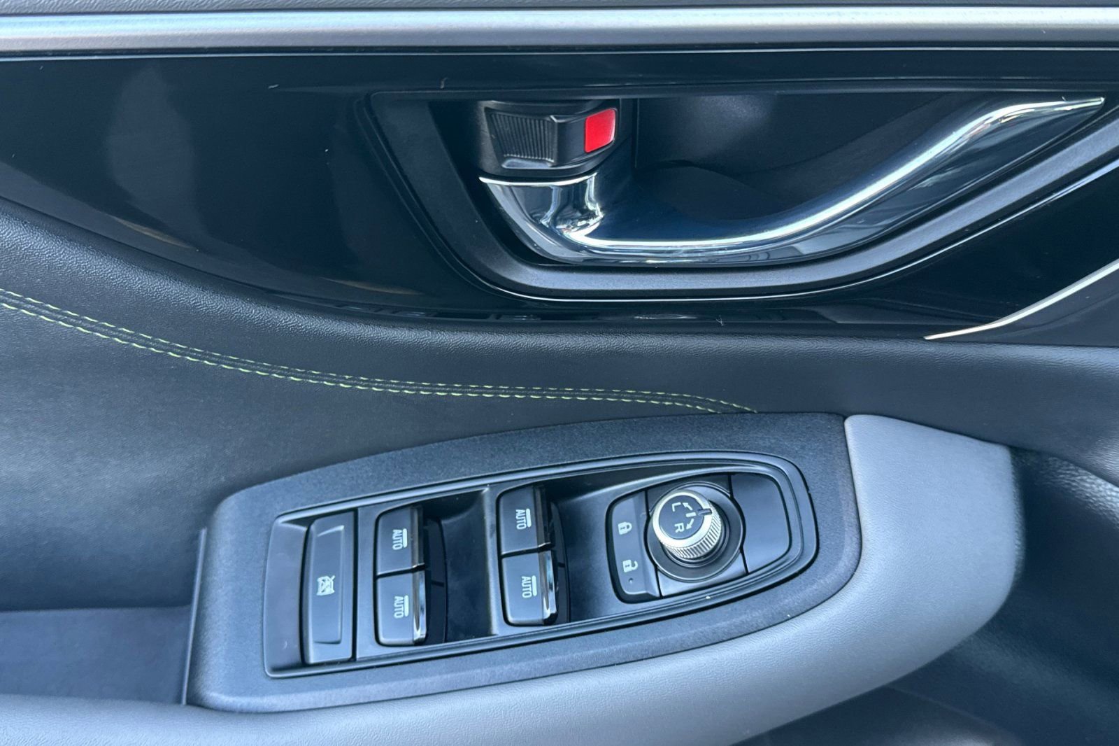 Certified 2025 Subaru Outback Onyx Edition w/ Tech Package 2 image 13