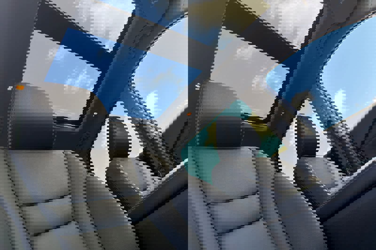 Used 2024 Nissan Rogue SL w/ SL Premium Package AWD/4WD image 17