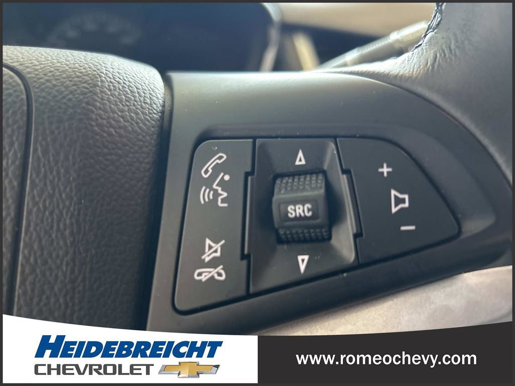 Used 2022 Chevrolet Trax LT w/ LT Convenience Package image 19