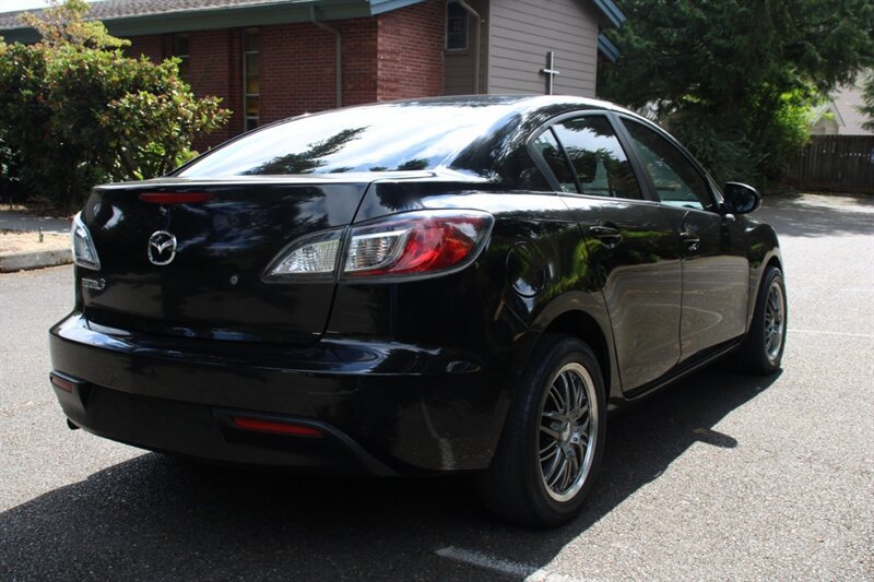 Used 2011 MAZDA MAZDA3 i Sport FWD image 3