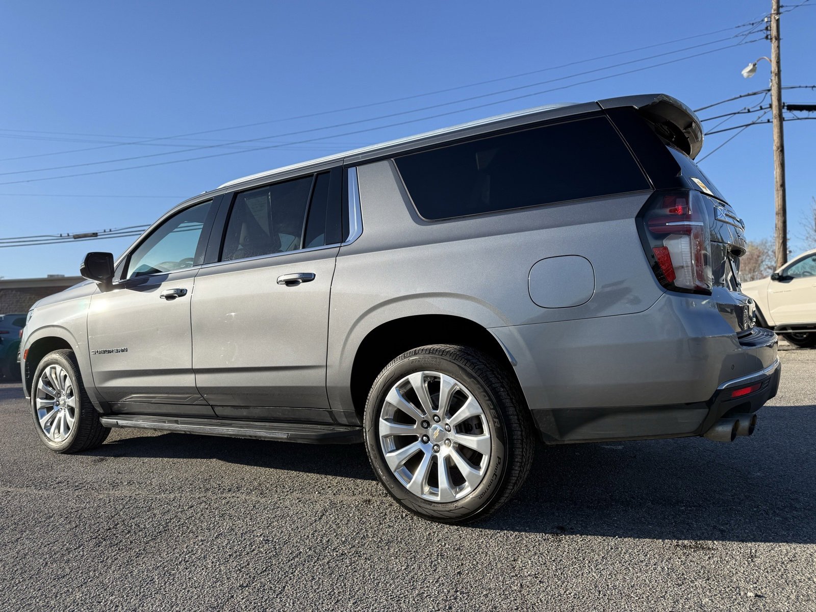 Used 2021 Chevrolet Suburban Premier image 4