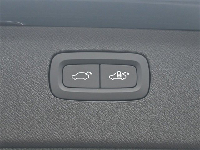 New 2026 Volvo XC90 B6 Plus w/ Protection Package Premier image 34