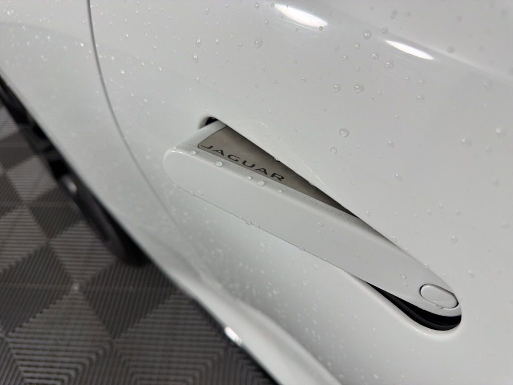 Used 2021 Jaguar F-TYPE R-Dynamic image 12