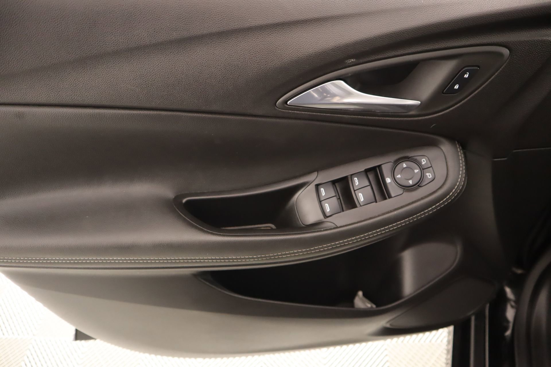 Used 2024 Buick Encore GX Sport Touring w/ Experience Buick Package image 16