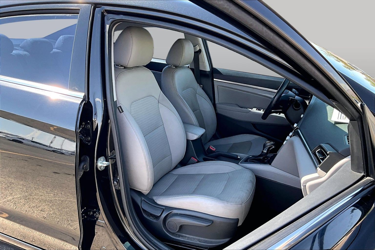 Used 2020 Hyundai Elantra Limited FWD image 7