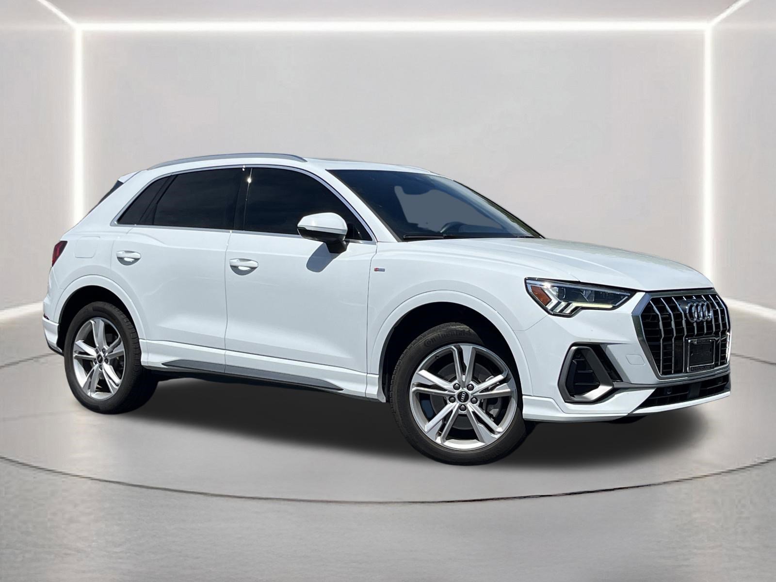 Used 2022 Audi Q3 2.0T Premium Plus AWD/4WD image 2