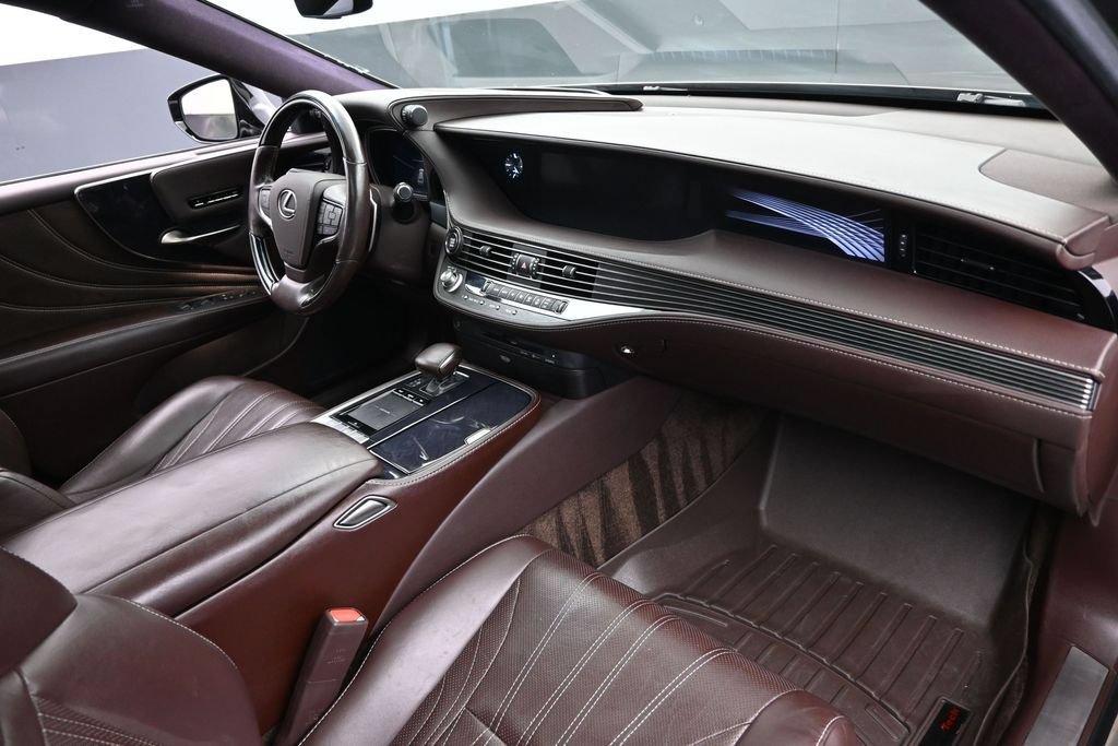 Used 2018 Lexus LS 500 w/ Interior Upgrade Package RWD image 25