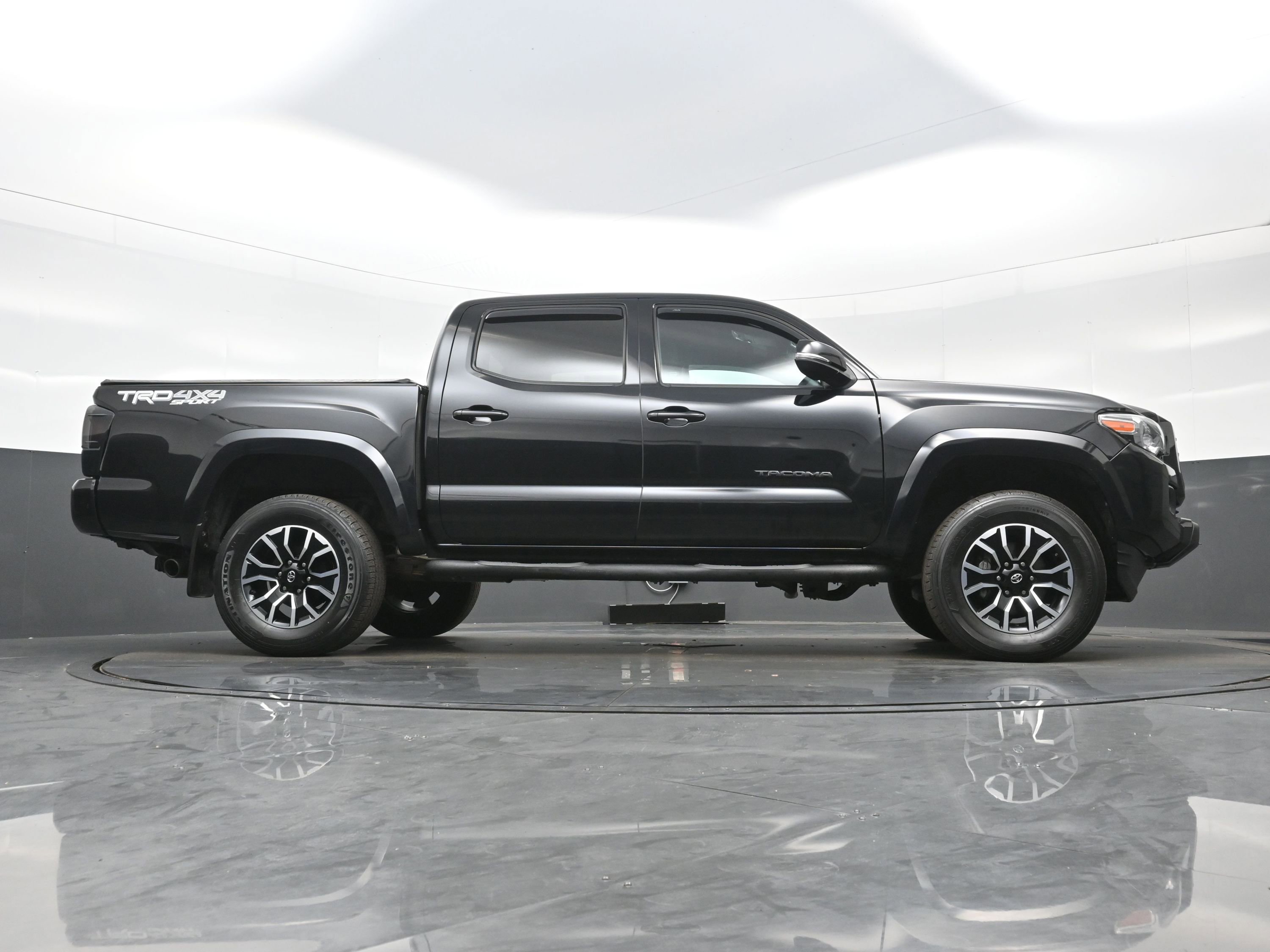 Used 2020 Toyota Tacoma TRD Sport image 32