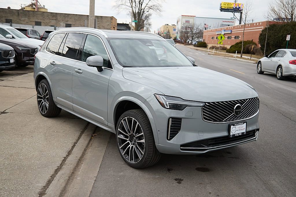 New 2026 Volvo XC90 B6 Plus w/ Protection Package image 4