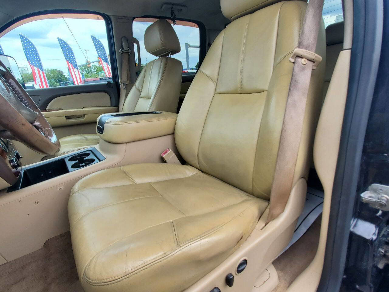 Used 2009 Chevrolet Silverado 2500 LTZ w/ Suspension Package, Off-Road image 6