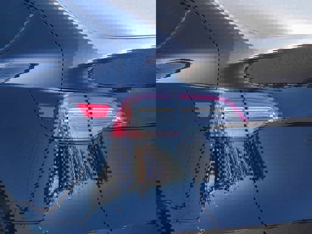 Used 2023 Tesla Model Y Performance image 7