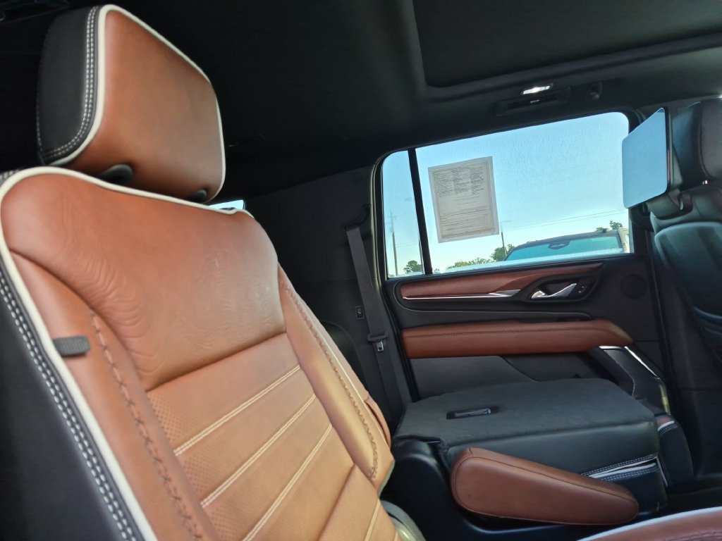 Used 2024 GMC Yukon XL Denali Ultimate AWD/4WD image 33