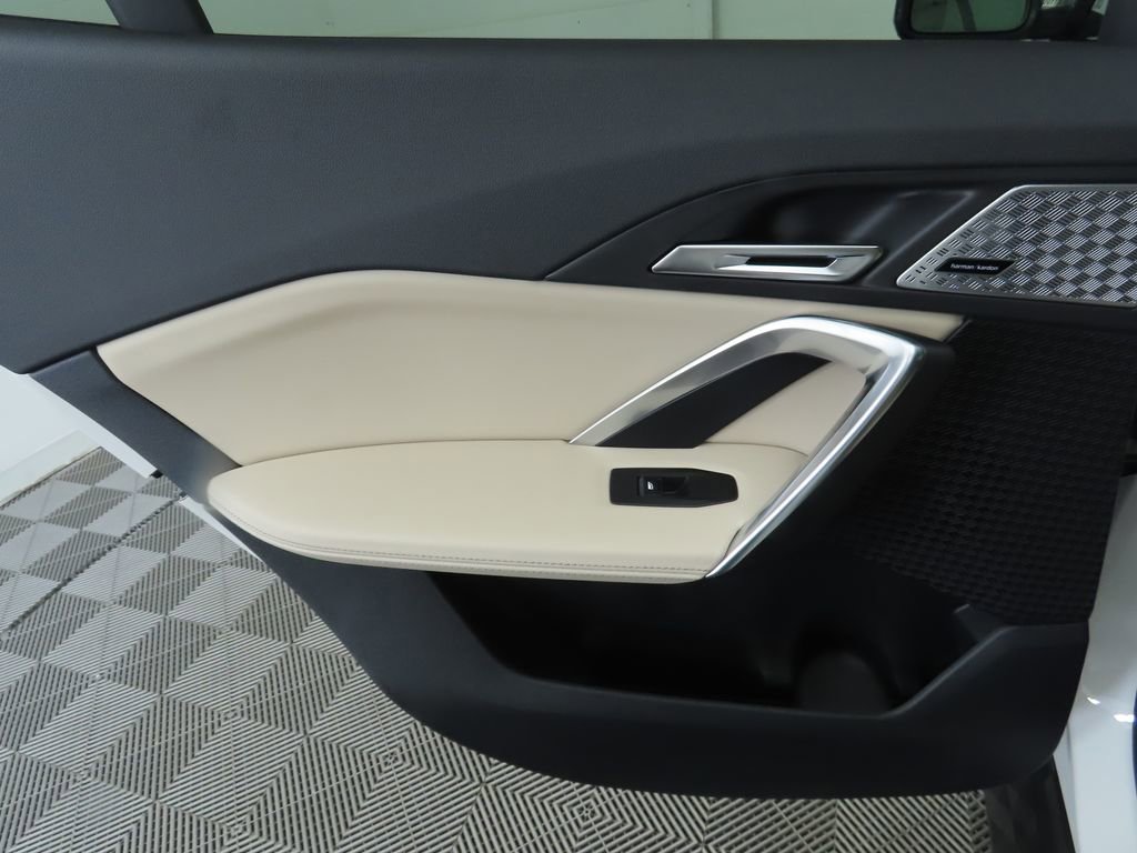 Certified 2025 BMW X2 xDrive28i w/ Premium Package image 26