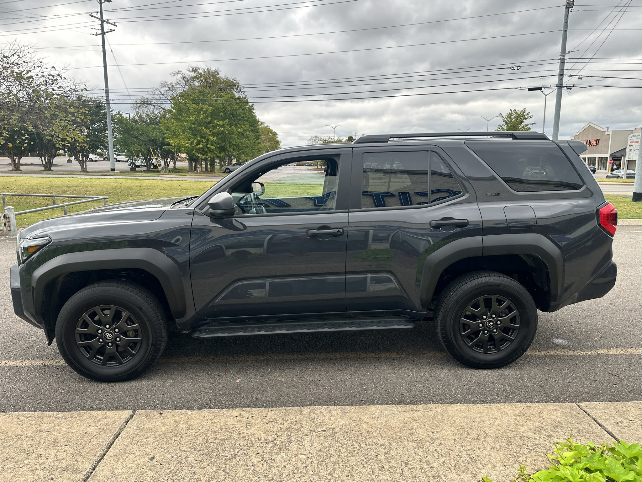 Used 2025 Toyota 4Runner SR5 AWD/4WD image 7