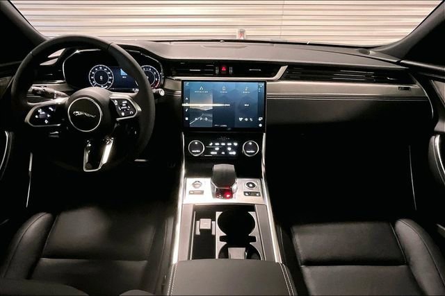 New 2024 Jaguar XF R-Dynamic SE AWD/4WD image 6
