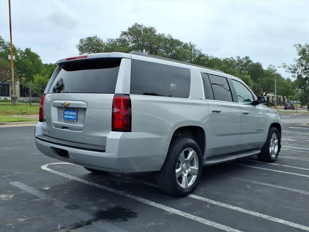Used 2016 Chevrolet Suburban LS RWD image 5