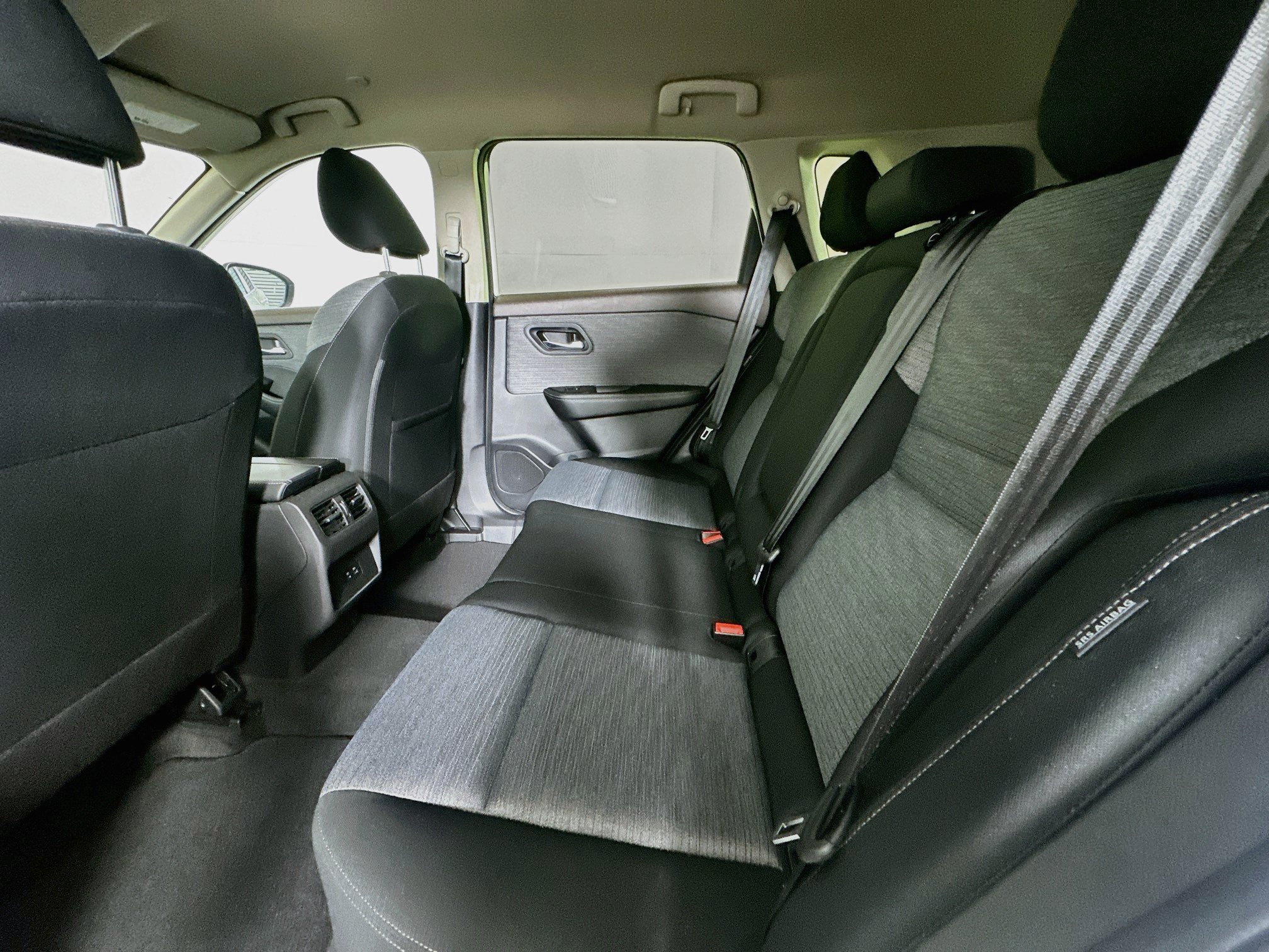 Used 2023 Nissan Rogue SV FWD image 26