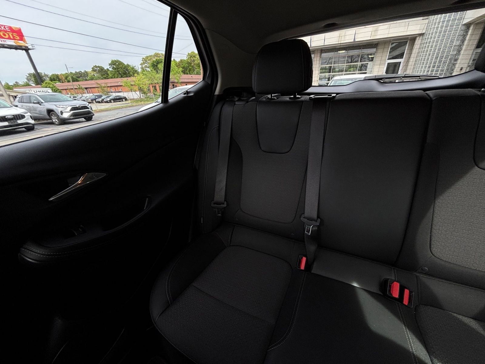 Used 2025 Buick Encore GX Preferred image 43