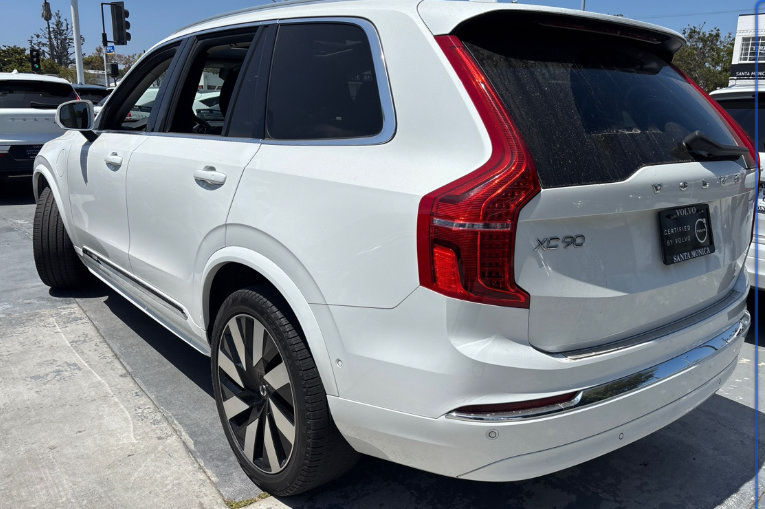 Used 2023 Volvo XC90 T8 Ultimate w/ Protection Package Premier AWD/4WD image 7