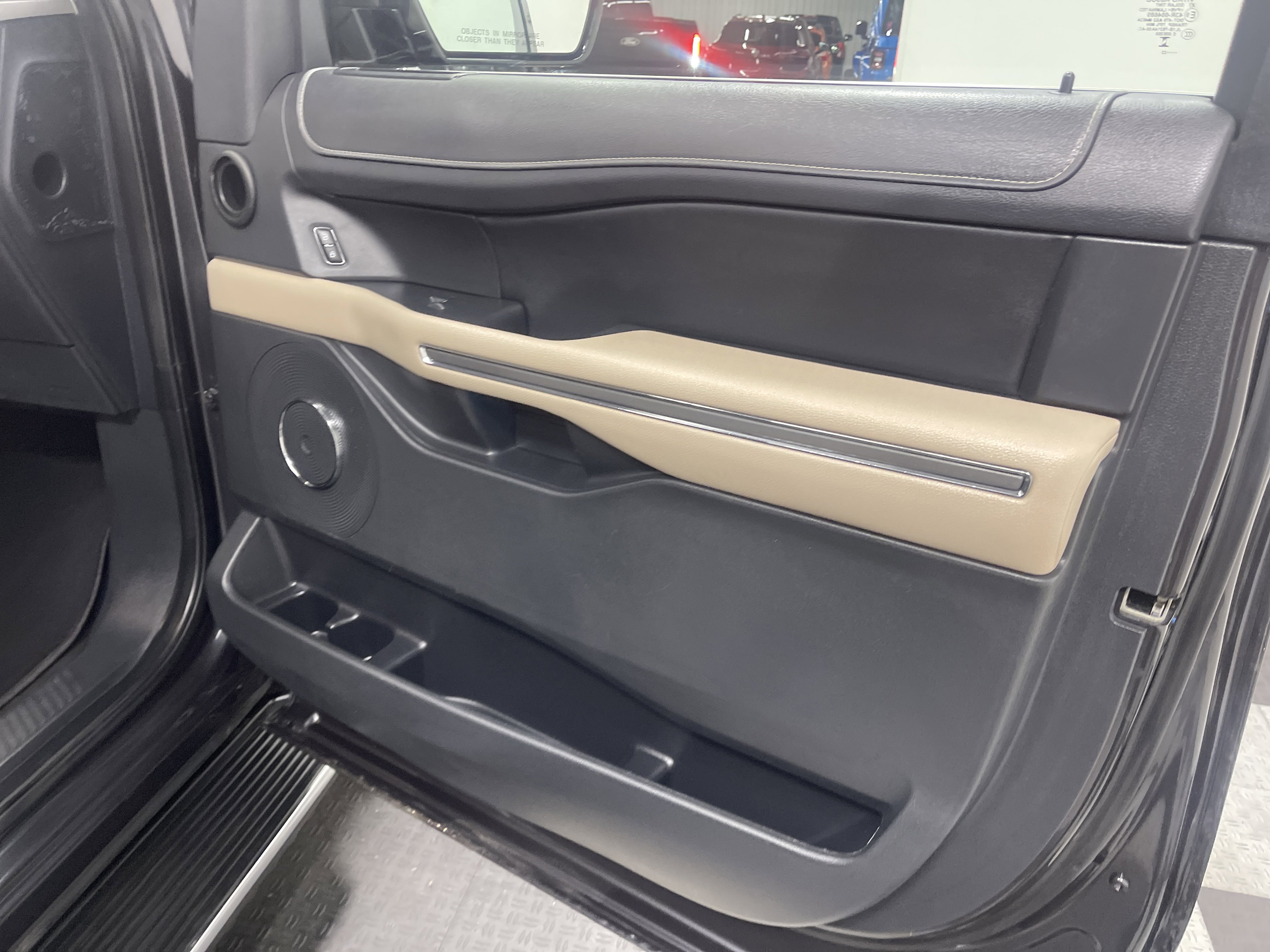 Used 2023 Ford Expedition Max XLT image 25